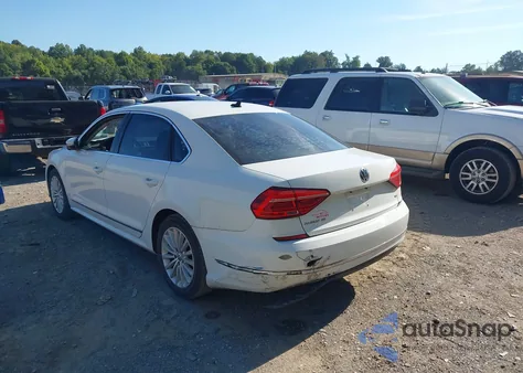 2016 Volkswagen Passat 1.8T Se z USA, uszkodzony, nr VIN 1VWBS7A38GC053457